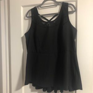 Livi pleated workout tank top